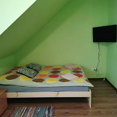 Wedzarnia Pod Lasem - Pokoje Konukevi 3*
