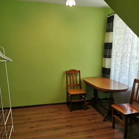 Wedzarnia Pod Lasem - Pokoje Konukevi Mrągowo